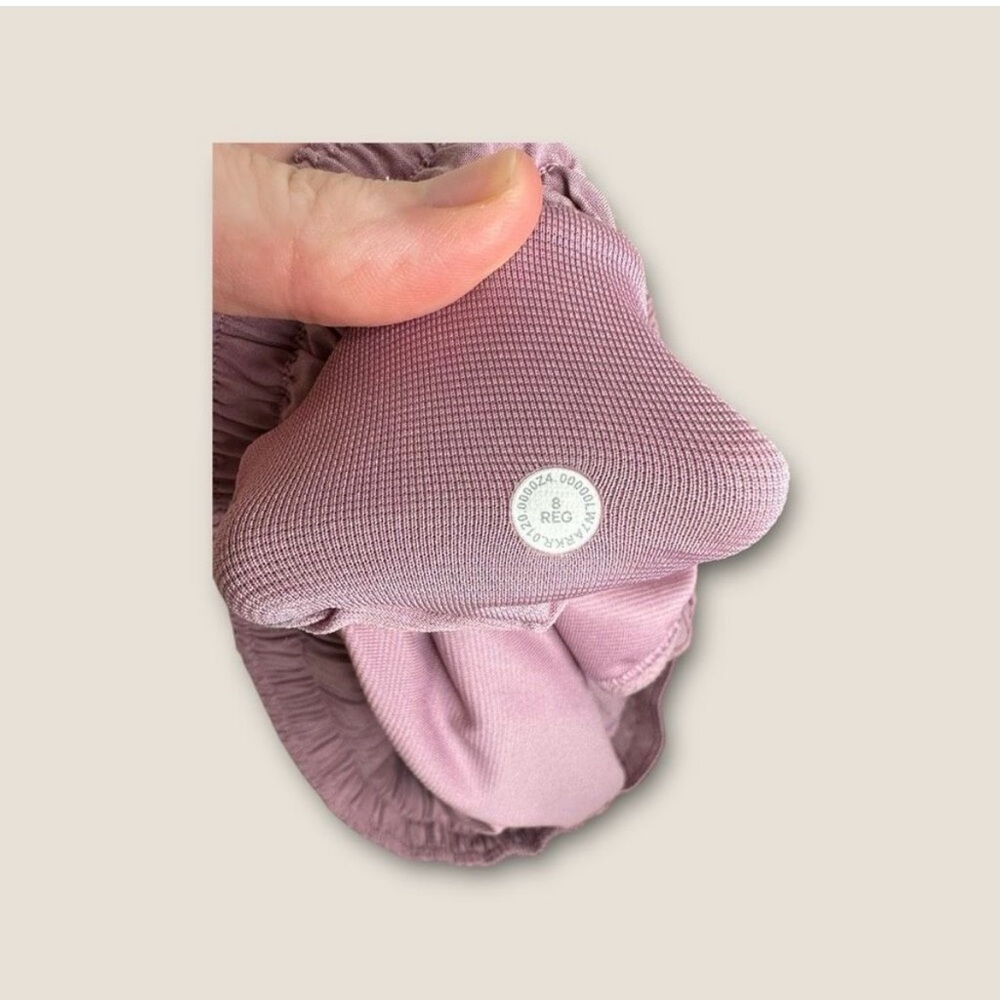 lululemon hotty hot 2.5” Low Rise Women's Dusty Purple Athletic Shorts - Picture 5 of 9